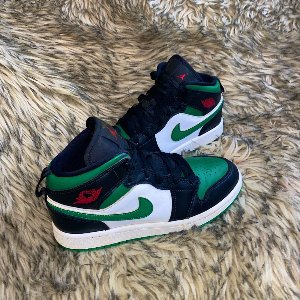 Air Jordans 2Y